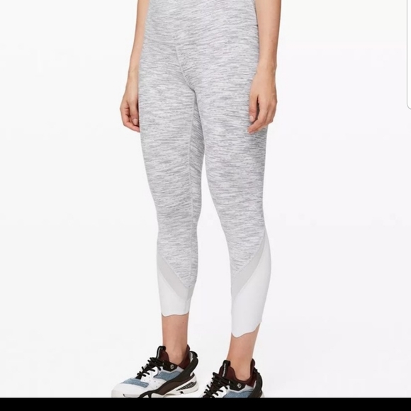 lululemon athletica Pants - Lululemon Wunder Under Scalloped leggings